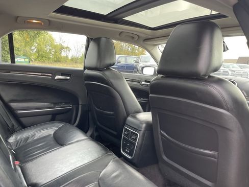 Used 2017 Chrysler 300 C image 26