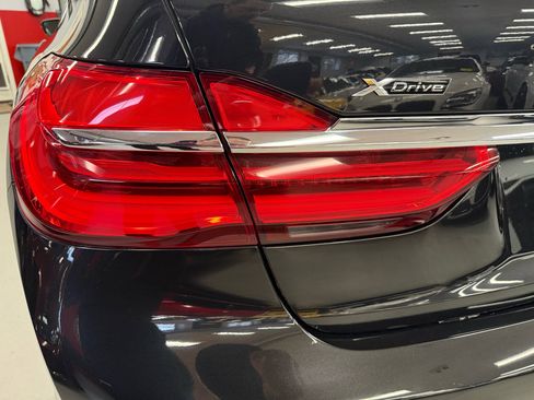 Used 2019 BMW 750i xDrive w/ Executive Package image 11