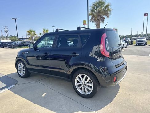 Used 2019 Kia Soul + FWD image 5