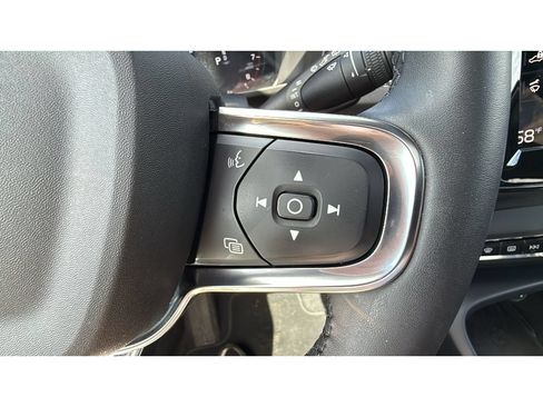 Used 2022 Volvo XC40 T5 R-Design w/ Advanced Package AWD/4WD image 24