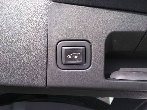 Used 2017 Cadillac XT5 Premium Luxury image 9