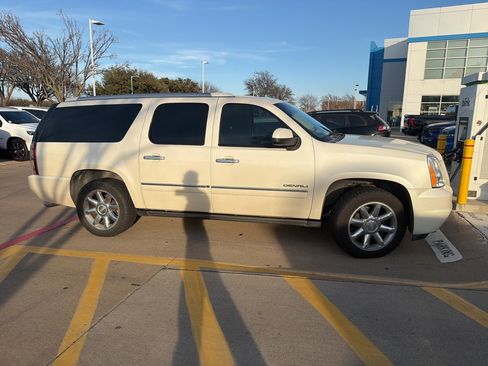 Used 2014 GMC Yukon XL Denali image 4