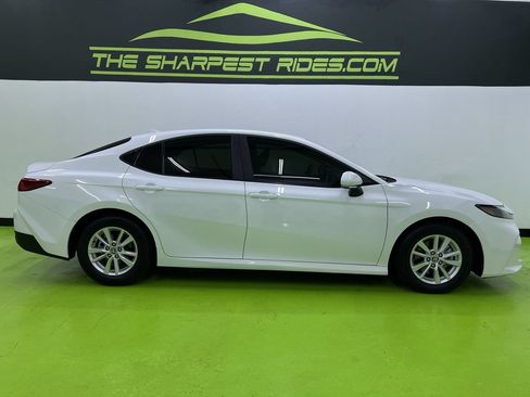 Used 2025 Toyota Camry LE FWD image 11