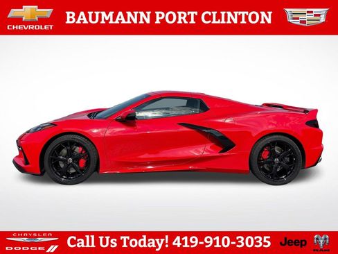 Used 2022 Chevrolet Corvette Stingray Preferred Conv w/ Z51 Performance Package RWD image 2