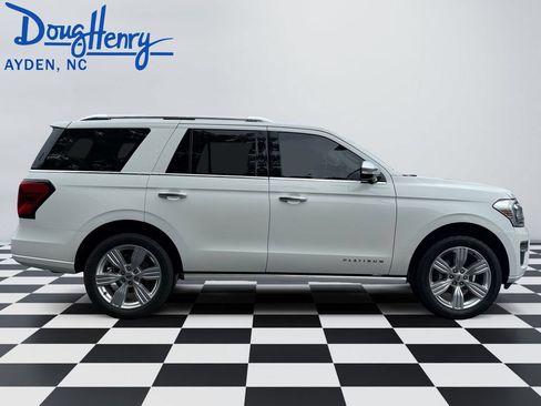Used 2023 Ford Expedition Platinum AWD/4WD image 6