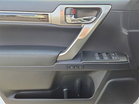 Used 2023 Lexus GX 460 Premium image 12