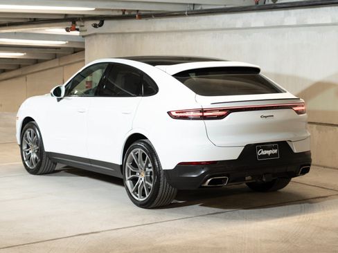 Certified 2023 Porsche Cayenne GTS AWD/4WD image 3