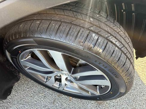 Used 2016 Honda Pilot Touring image 12