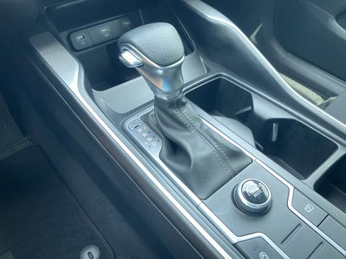 Used 2022 Kia Sorento LX FWD image 19