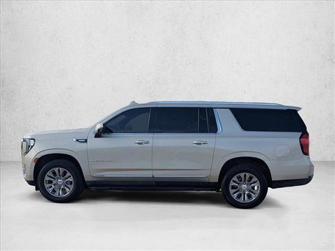 Used 2023 GMC Yukon XL Denali w/ Max Trailering Package AWD/4WD image 9