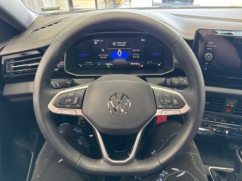 Used 2025 Volkswagen Jetta Sport FWD image 17
