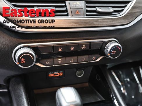 Used 2024 Nissan Altima 2.5 SV FWD image 20