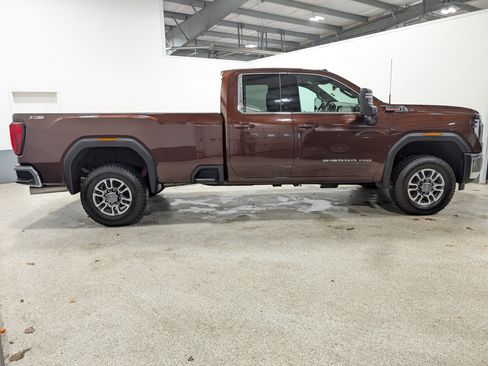 Used 2024 GMC Sierra 3500 SLE w/ SLE Value Package image 2