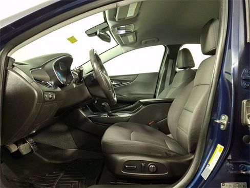 Used 2017 Chevrolet Malibu LT image 15