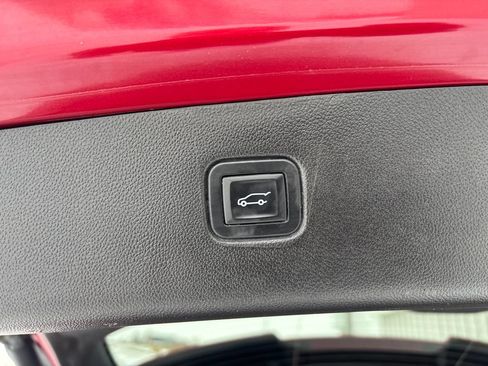 Used 2019 Chevrolet Blazer LT w/ Sound & Technology Package FWD image 26
