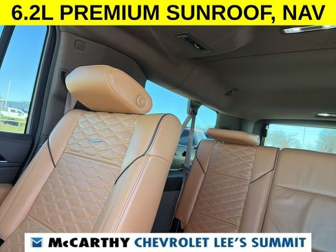 Used 2022 Cadillac Escalade ESV Premium Luxury image 50