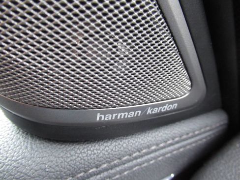 Used 2020 BMW 740i xDrive w/ M Sport Package image 27