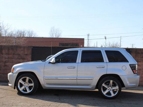 Used 2006 Jeep Grand Cherokee SRT8 w/ SRT Option Group I AWD/4WD image 2