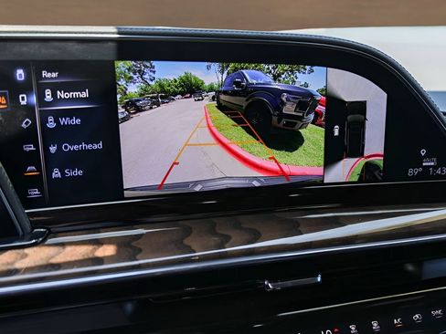 Used 2024 Cadillac Escalade Sport Platinum w/ Heavy-Duty Trailer Package AWD/4WD image 17