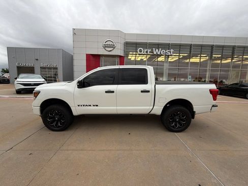 Used 2019 Nissan Titan SL w/ Midnight Edition AWD/4WD image 2