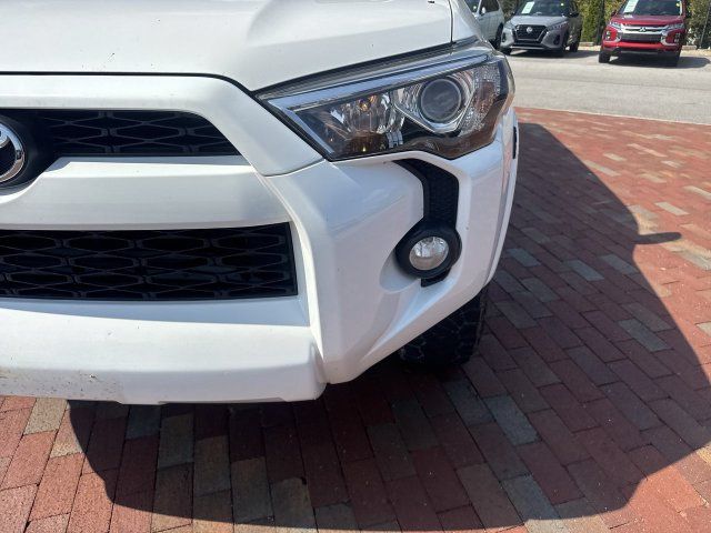 Used 2018 Toyota 4Runner SR5 Premium AWD/4WD image 21