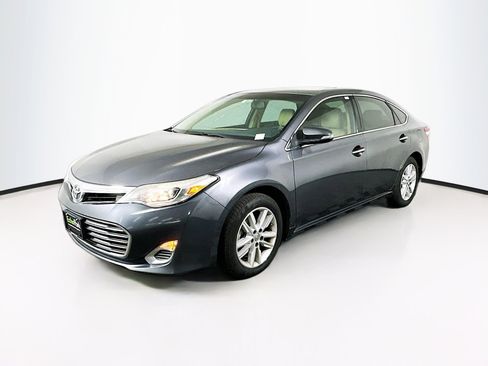 Used 2013 Toyota Avalon XLE Premium image 3