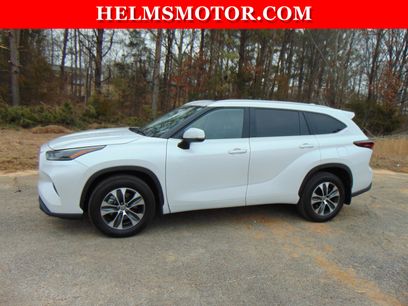 Used 2025 Toyota Highlander XLE