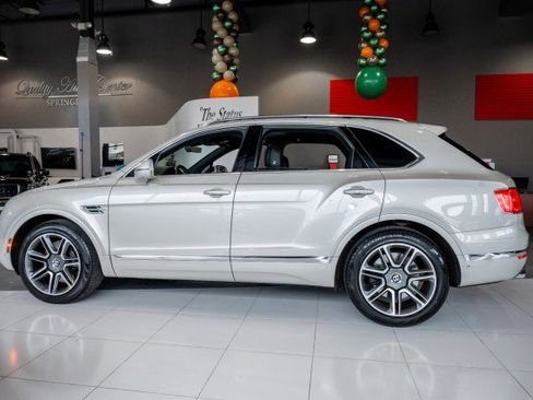 Used 2018 Bentley Bentayga image 8