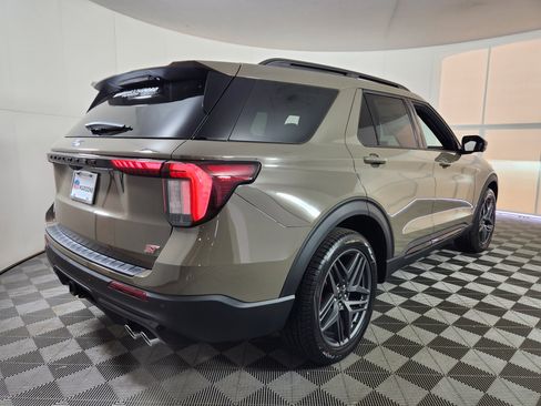 New 2026 Ford Explorer ST image 7