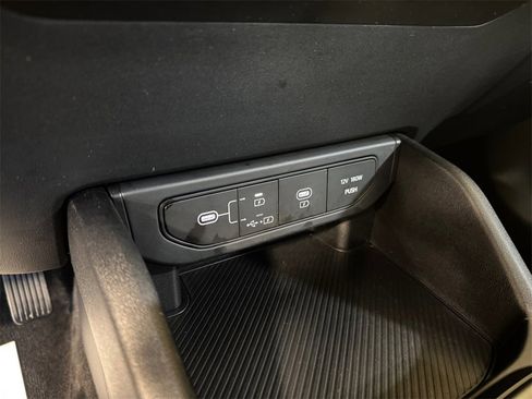 Certified 2025 Kia K4 LX image 30