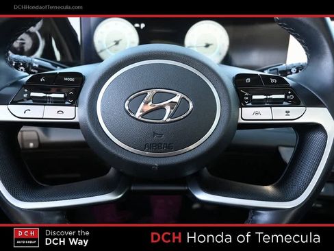 Used 2022 Hyundai Elantra Limited image 9