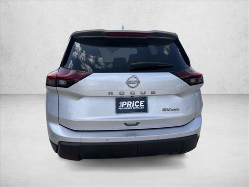 Used 2024 Nissan Rogue SV AWD/4WD image 4
