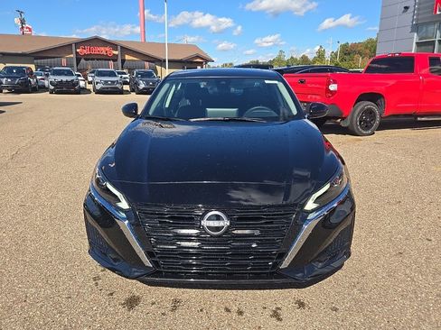 New 2025 Nissan Altima 2.5 SV image 2