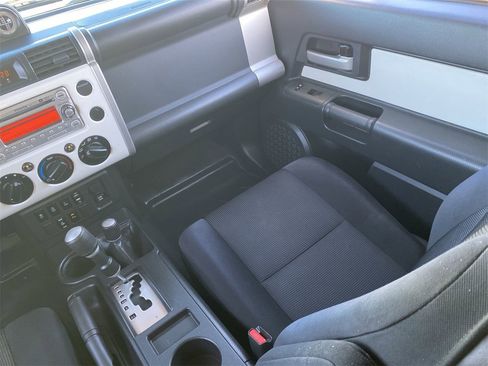 Used 2014 Toyota FJ Cruiser 4WD image 13