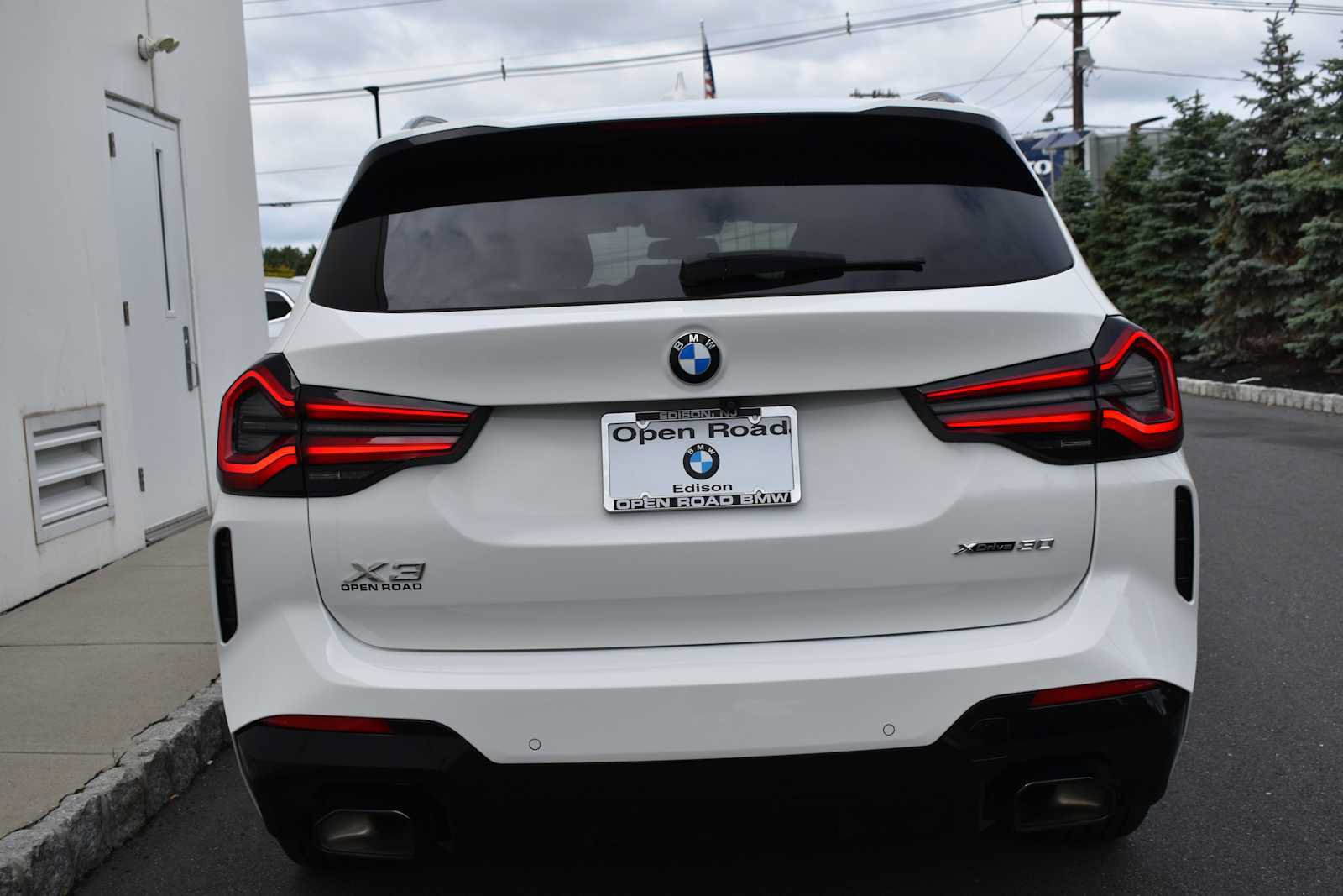 Used 2023 BMW X3 xDrive30i w/ M Sport Package AWD/4WD image 6