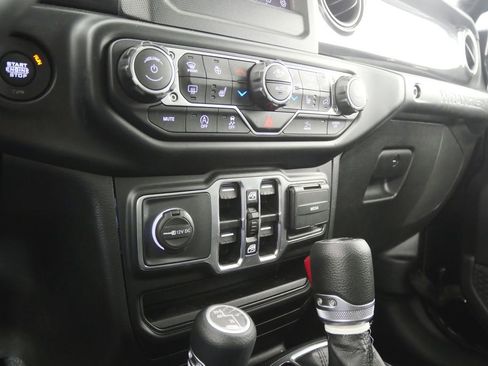 Used 2021 Jeep Wrangler Unlimited Sport image 22