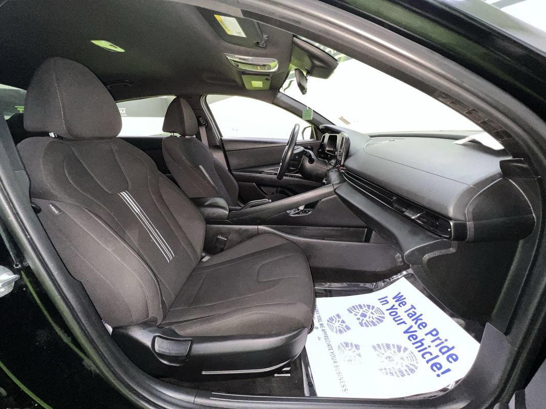 Used 2025 Hyundai Elantra SEL FWD image 27