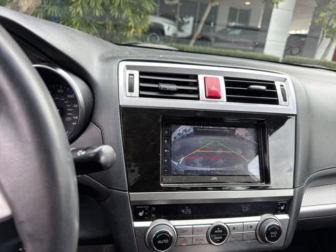 Used 2017 Subaru Legacy 2.5i Premium w/ Moonroof Package image 10