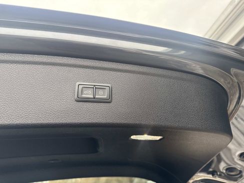 Used 2019 Audi Q5 2.0T Premium Plus w/ Premium Plus Package image 12