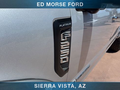 Certified 2019 Ford F250 Platinum w/ Platinum Ultimate Package AWD/4WD image 4