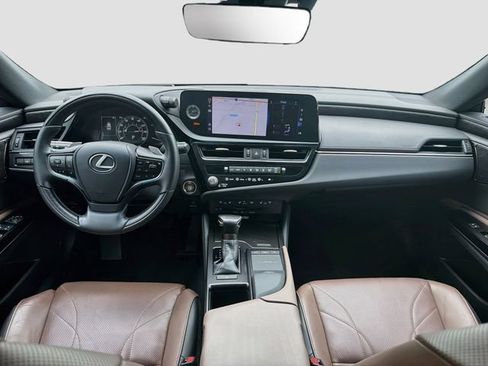 Certified 2022 Lexus ES 350 Ultra Luxury w/ Accessory Package 2 FWD image 16