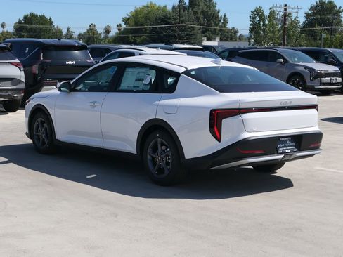 New 2025 Kia K4 LXS image 6