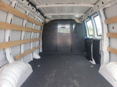 Used 2024 GMC Savana 2500 w/ Driver Convenience Package RWD image 8