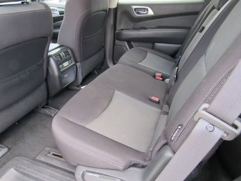 Used 2020 Nissan Pathfinder SV FWD image 15
