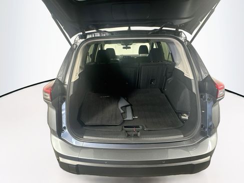 Used 2025 Nissan Rogue S FWD image 27