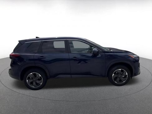 Used 2025 Nissan Rogue SV FWD image 13