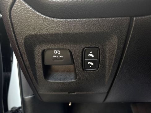 Used 2020 RAM 1500 Big Horn AWD/4WD image 34