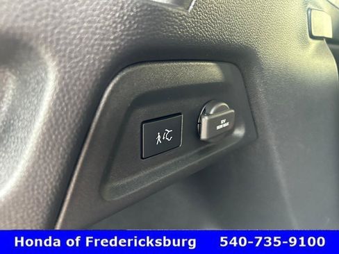 Used 2025 Honda Pilot Touring image 13