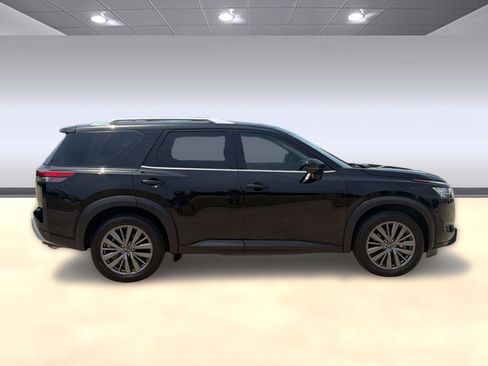 Used 2023 Nissan Pathfinder SL w/ SL Premium Package AWD/4WD image 8
