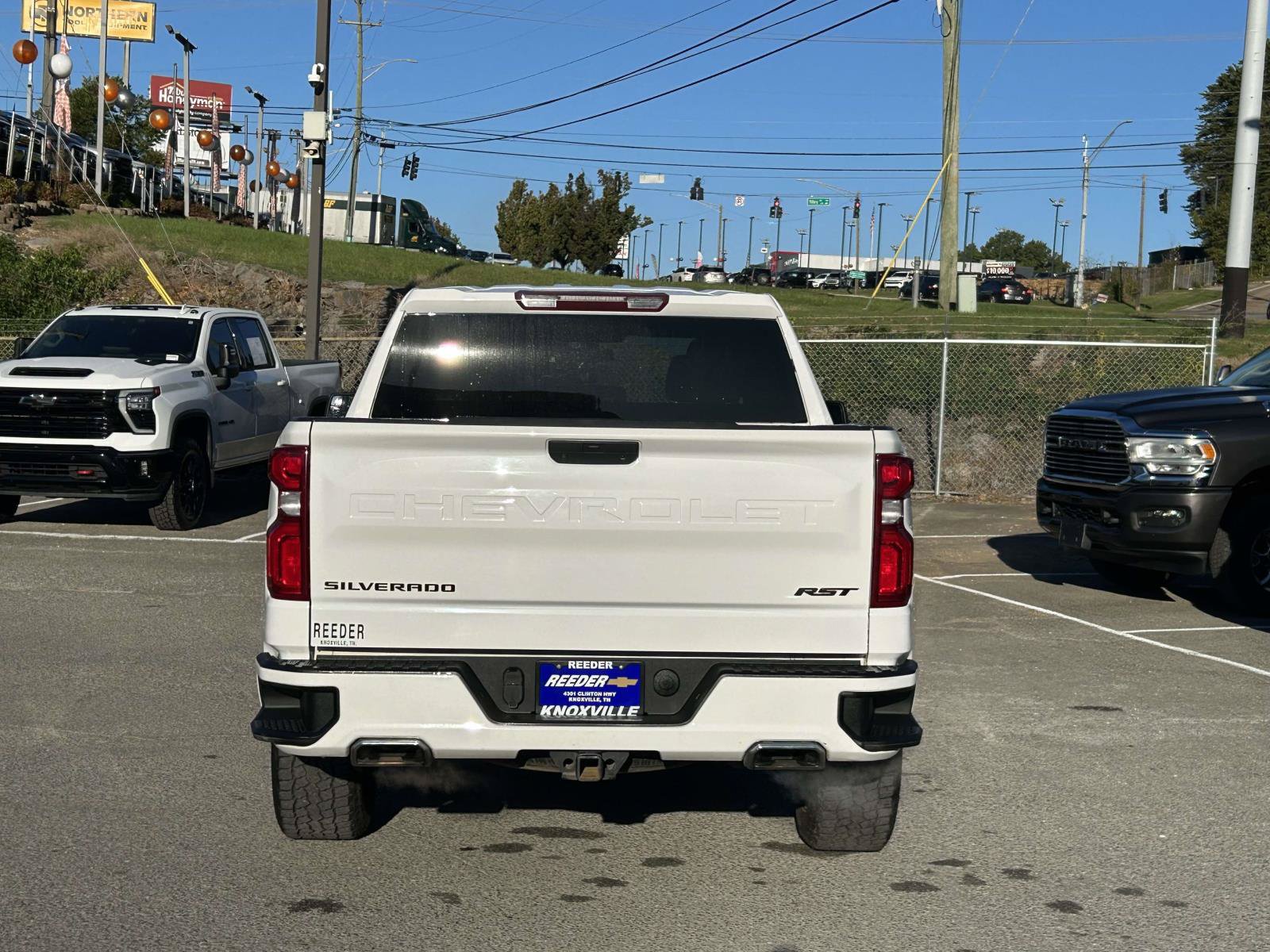 Used 2022 Chevrolet Silverado 1500 RST w/ Z71 Off-Road Package AWD/4WD image 6